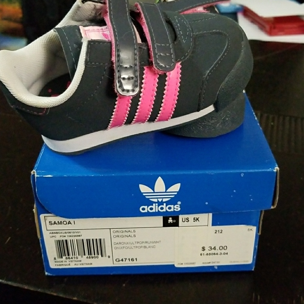 Girls shoes